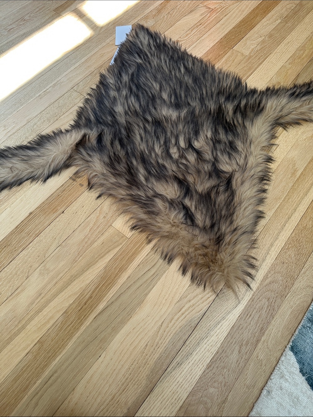 H&M and rabanne Collab Faux Fur Triangle Scarf - Picture 2 of 7